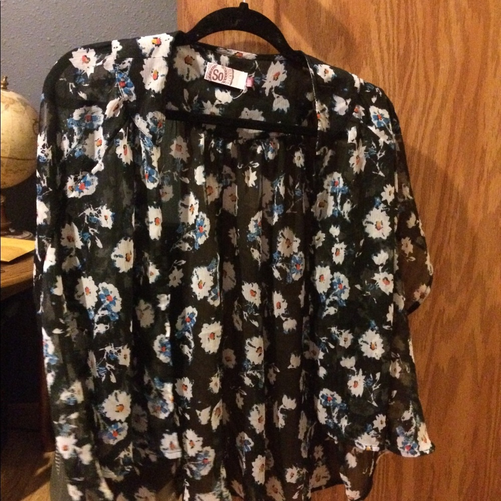 Shirt sleeve floral kimono